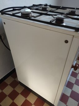 Predam plynovy sporak, elektrická rura - 5