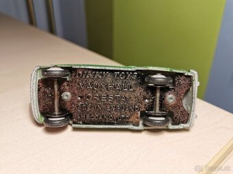 Dinky toys Vauxhall Cresta - 5