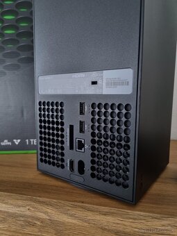 Predám Xbox Series X 1TB - 5