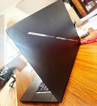 Asus ROG ZEPHYRUS G16 - 2K OLED 240Hz , 32GB RAM - 5