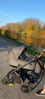 2 kombinácia kočík Roan Bloom Dots 2022 - 5