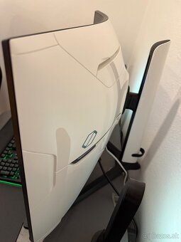 Samsung Odyssey G8 Neo 32” - 5