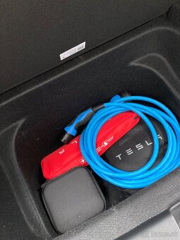 Tesla Model Y Standard Range - 5