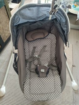 Hojdacie kreslo - postieľka - 5