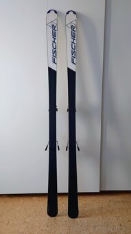 predáme zjazdové lyže - 5