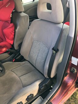 Nissan Almera 1,8 AUTOMAT BENZIN r.2002 - 5