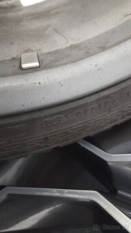 skoda extreme zimne 225/40 r19 - 5