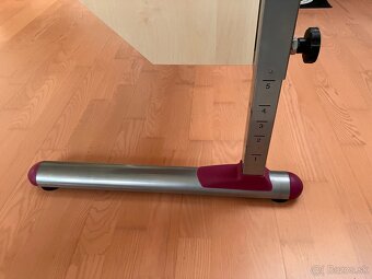 Detský výškovo nastaviteľný stôl - 5