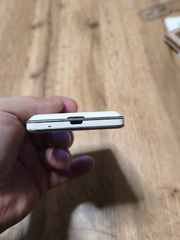 Predám LG telefon - 5