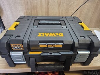 Dewalt kufrík tstak - 5