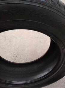 Predám 2ks letné pneu.235/60R18 pirelli scorpion dezen 5,0mm - 5