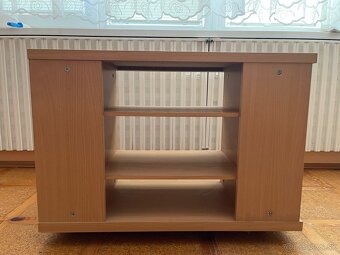 STOLÍK NA KOLEČKÁCH POD TV - 5