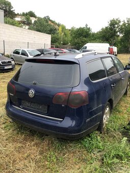 Rozpredam Volkswagen passat b6 combi modry - 5