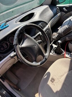 Rozpredam na diely - Citroen C5 1.6HDI 80kw - 5