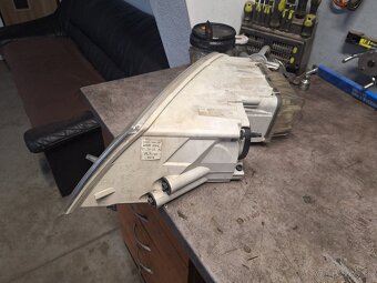 Predám predné svetlá na škodu octavia 2 original - 5