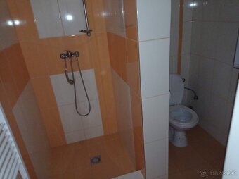 Prenájom menší 3-izbový byt v Brezne - 5