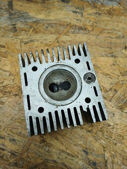 Babetta 207 hlava valca s dekompresorom - 5