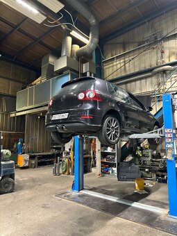 VW Golf r32 - 5