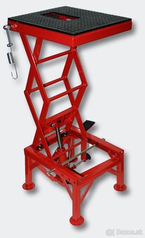 Hydraulický zdvihák mopedov - 5