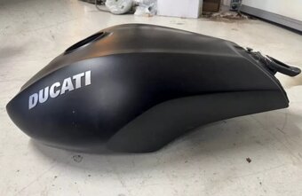 Ducati Diavel Nádrž - 5