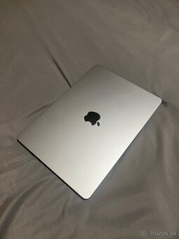 Apple MacBook Air 13" M2 (2022) – 8 GB RAM / 512 GB SSD - 5