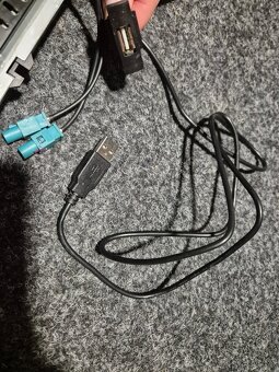 Autorádio Columbus, Peugeot 207, VW Touareg 7l - 5