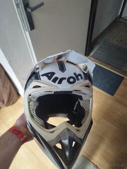 Airoh veľkosť M - 5