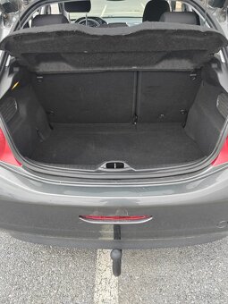 Peugeot 208 - 5