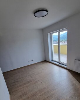 Moderný 3-izbový byt č. 47 s veľkou terasou v centre Bytče – - 5