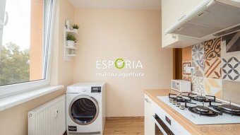 Pekný, zrekonštruovaný, moderný 2i byt s lódžiou na predaj - 5