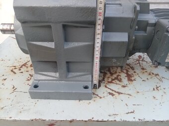 Priama prevodovka s elektromotorom 0,37kW.. - 5