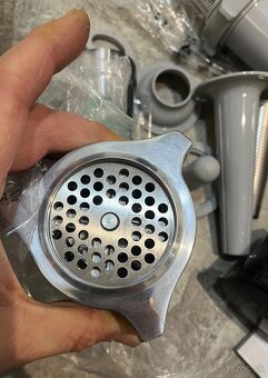 Nový mäsomlynček Bosch MFW68660 ProPower 2200 W - 5