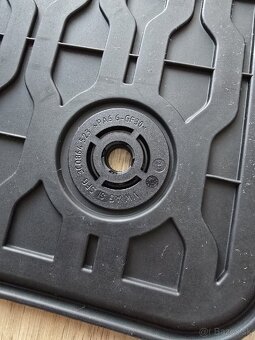 VW Multivan T7 gumové rohože - 5