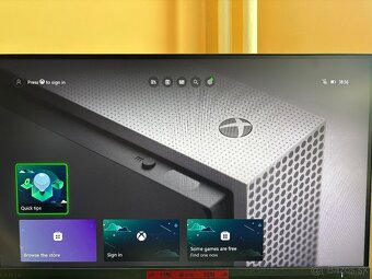 Xbox One S | 1TB - 5