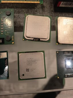 Staré Pc komponenty - 5
