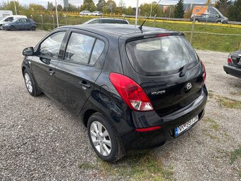 Hyundai i20  66400 km - 5