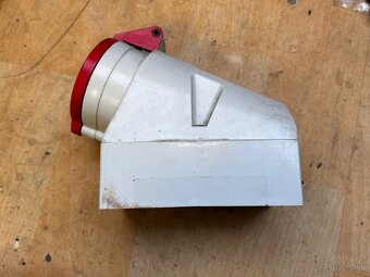 Zásuvka a zástrčka na 380 V - 5