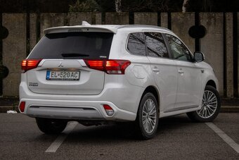 Mitsubishi Outlander 2.4l PHEV CVT - 5