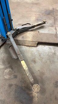 Dvojstlpovy zdvihak - 5