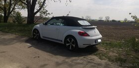 Predám VW Beetle cabrio 2,0 TDi, automat, edícia 60´s - 5