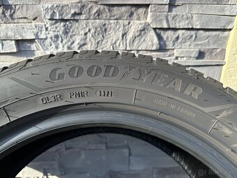 215/55 R17 98V zimné GOODYEAR - 5