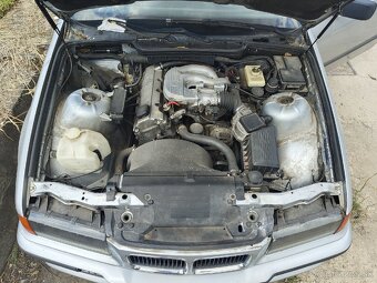 BMW E36 compact 1.8 - 5