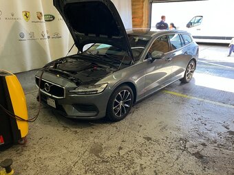 VOLVO V60 D3 (110kw automat) Momentum Pro - 5
