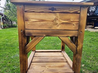 Obslužný stolík zo smrekového dreva - 5