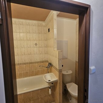 Ponúkam na predaj 1-izbový byt na ul. Čsl.Armády Trebišov - 5