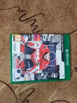 Predám Xbox one S 500gb 1x ovládač+2x baterie+kabeláž+hra - 5