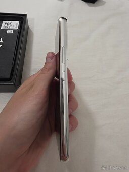 Samsung Galaxy S22 256 GB biely - 5