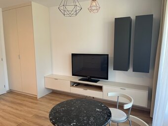 Veľká garzónka s loggiou BA-III. Malé Krasňany - 5