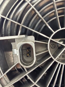 Kľučka kufra VW Golf 6, Passat B7 - 5