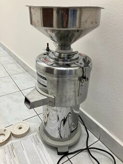 Elektrický mlynček na orieškové maslo - 5